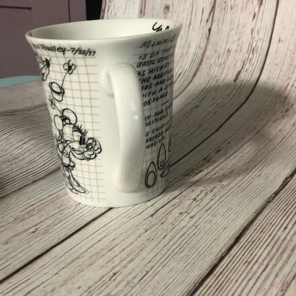 Disney Minnie Mouse sketch mug - Picture 3 of 7